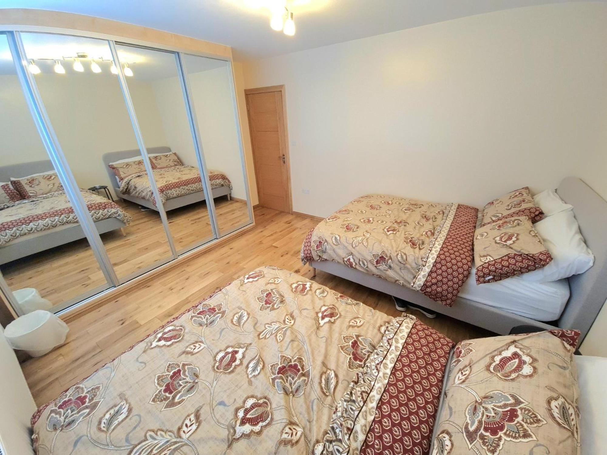 London Luxury 2 Bedroom Flat Sleeps 8 Free Parking East Barnet Exterior foto