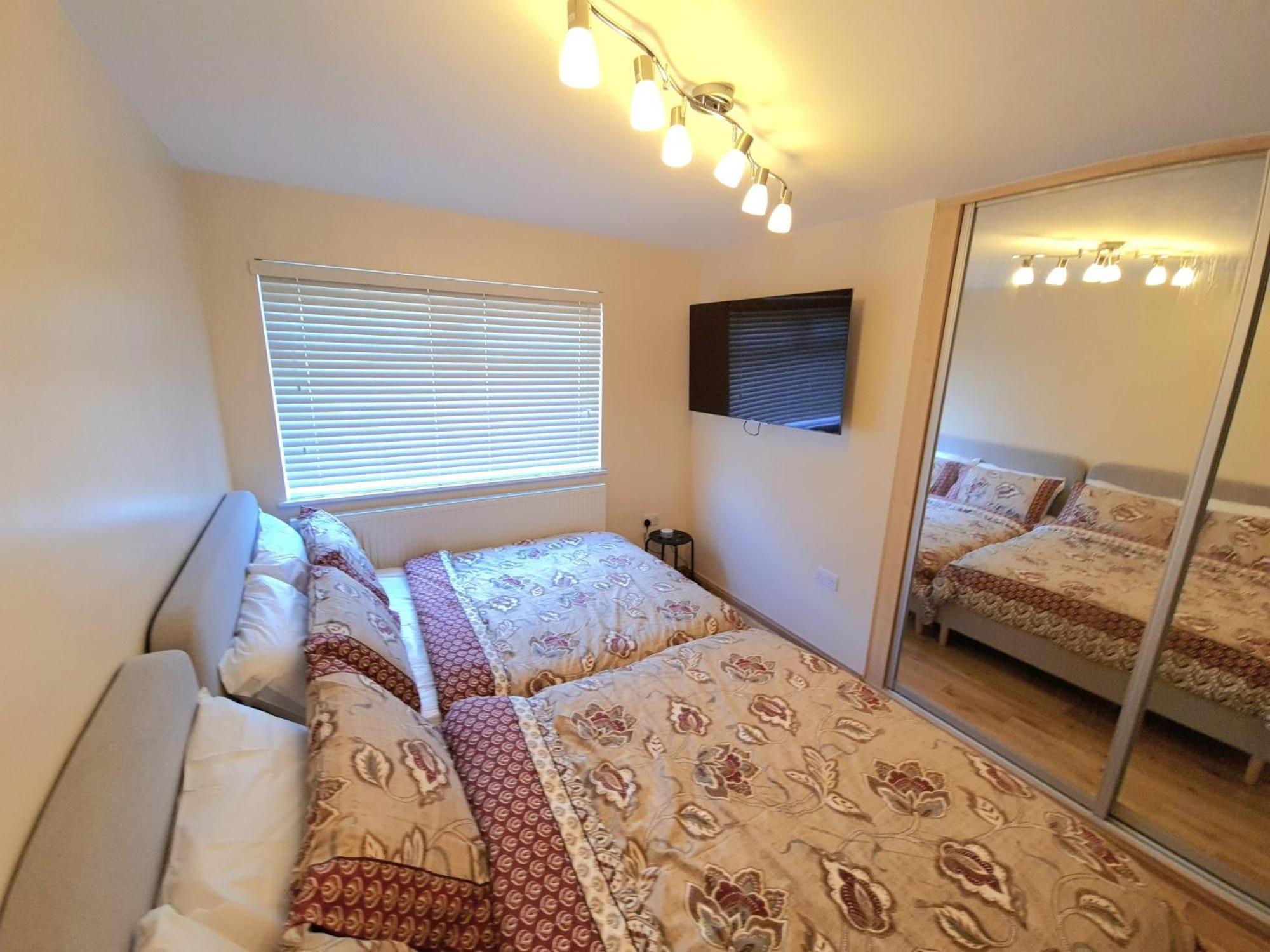 London Luxury 2 Bedroom Flat Sleeps 8 Free Parking East Barnet Exterior foto